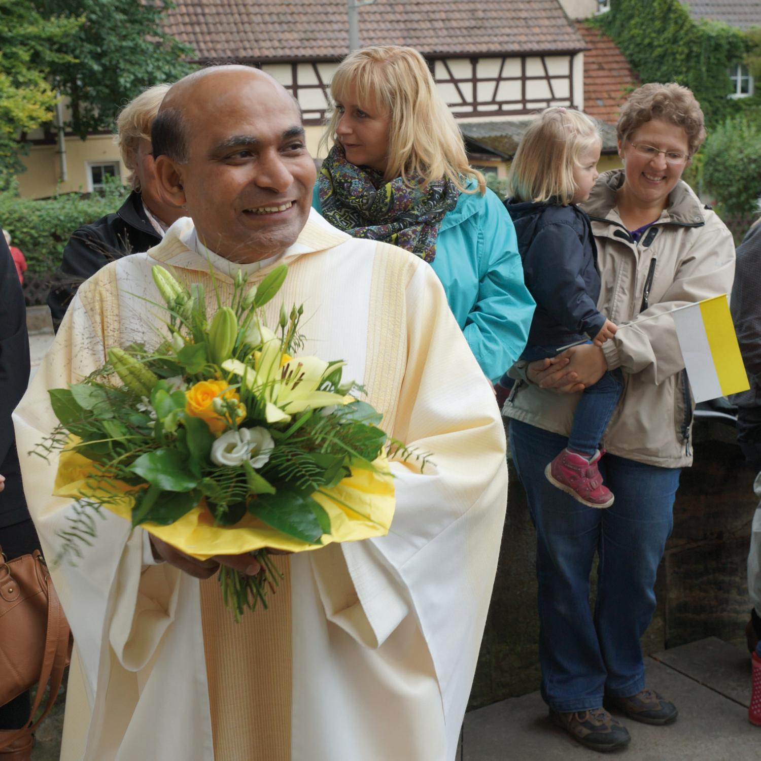 Pfarrer Kurian bei seiner Einführung in Zapfendorf.
